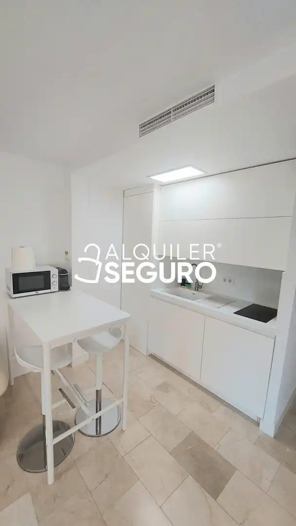 Küche von Wohnung zur Miete in Madrid mit Klimaanlage und Möbliert