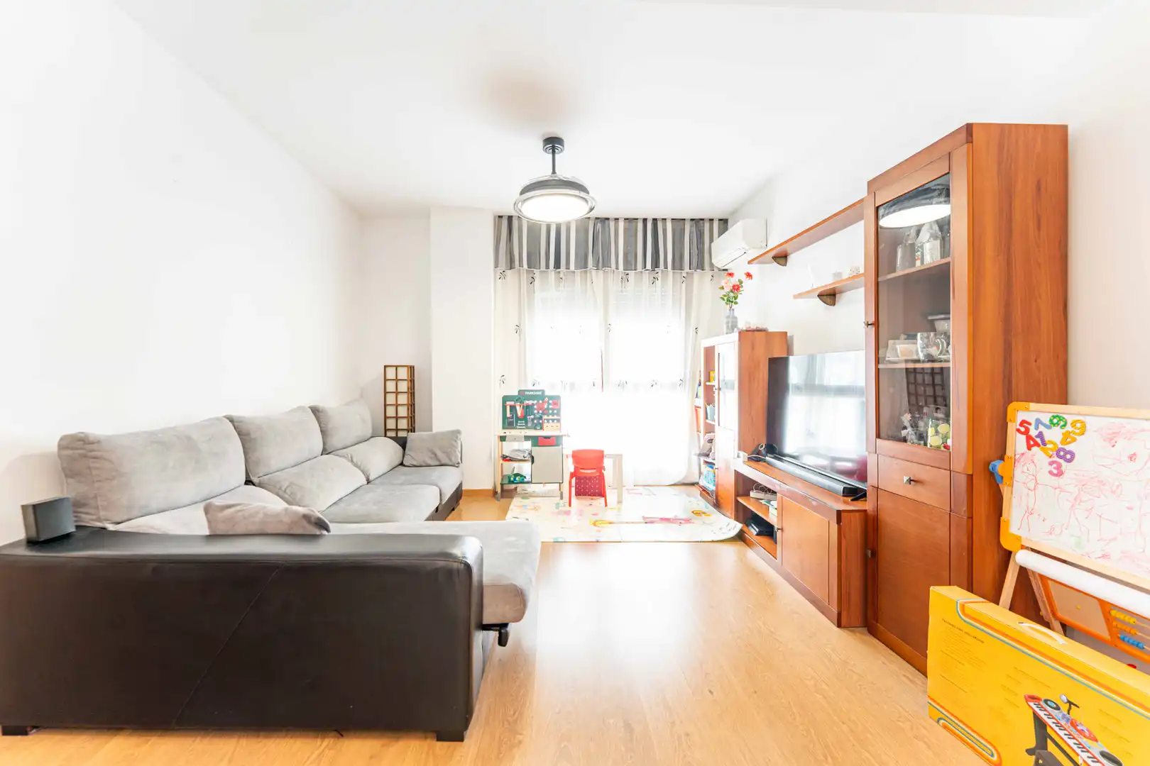 Living room of Flat for sale in Móstoles  with Air Conditioner, Heating and Private garden