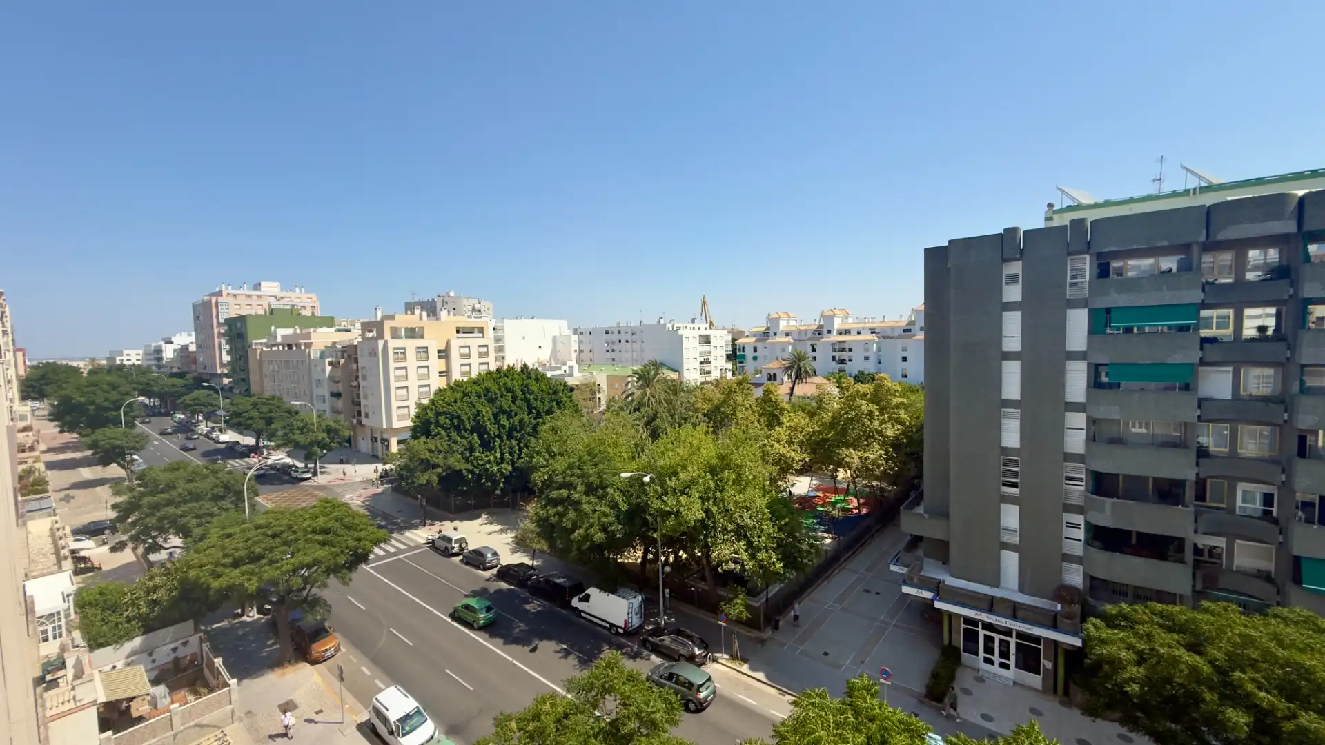 Vista exterior de Piso en venta en Cádiz con Aire acondicionado, Terraza y Amueblado