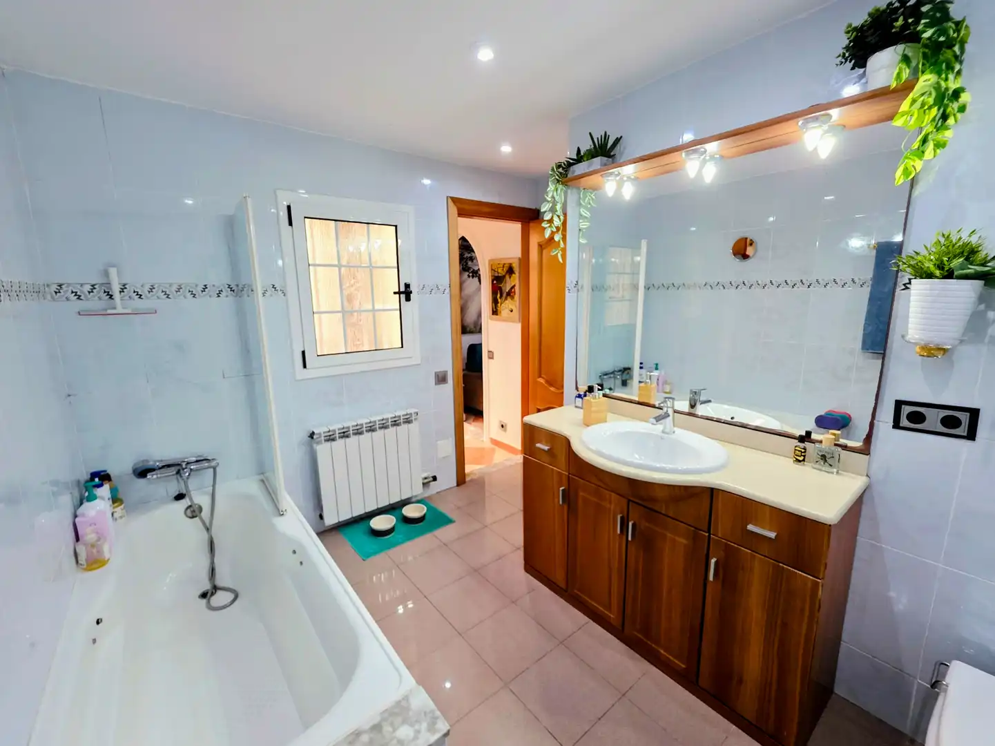 Badezimmer von Erdgeschoss zum Verkauf in Barcelona mit Heizung, Terrasse und Möbliert