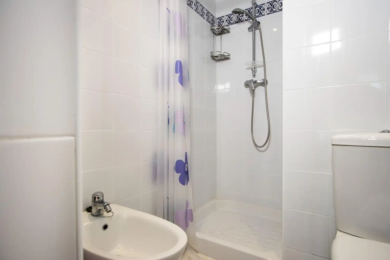 Bany de Apartament en venda en Torrevieja amb Jardí privat, Terrassa i Balcó