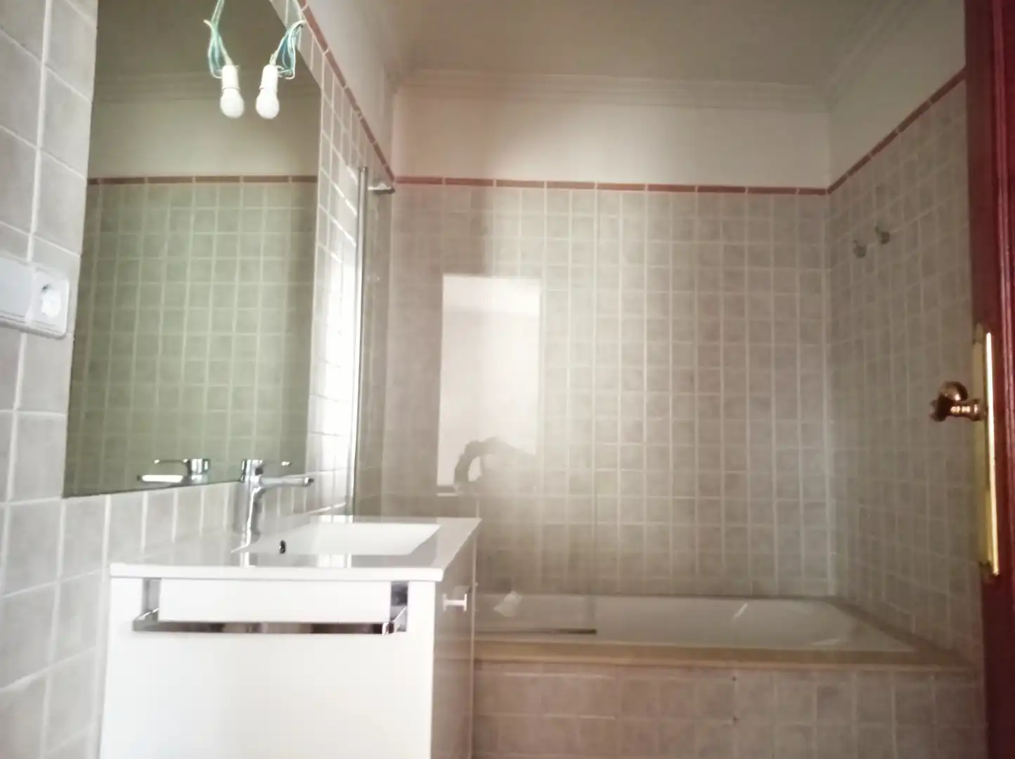 Badezimmer von Maisonette zum Verkauf in Pontevedra Capital  mit Heizung, Parkett und Terrasse