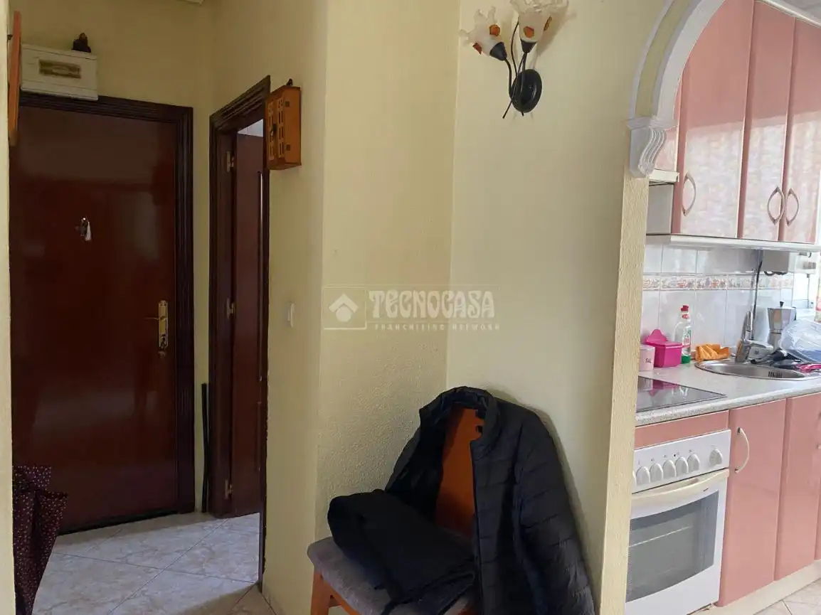 Flat for sale in Sevilla  with Air Conditioner and Balcony