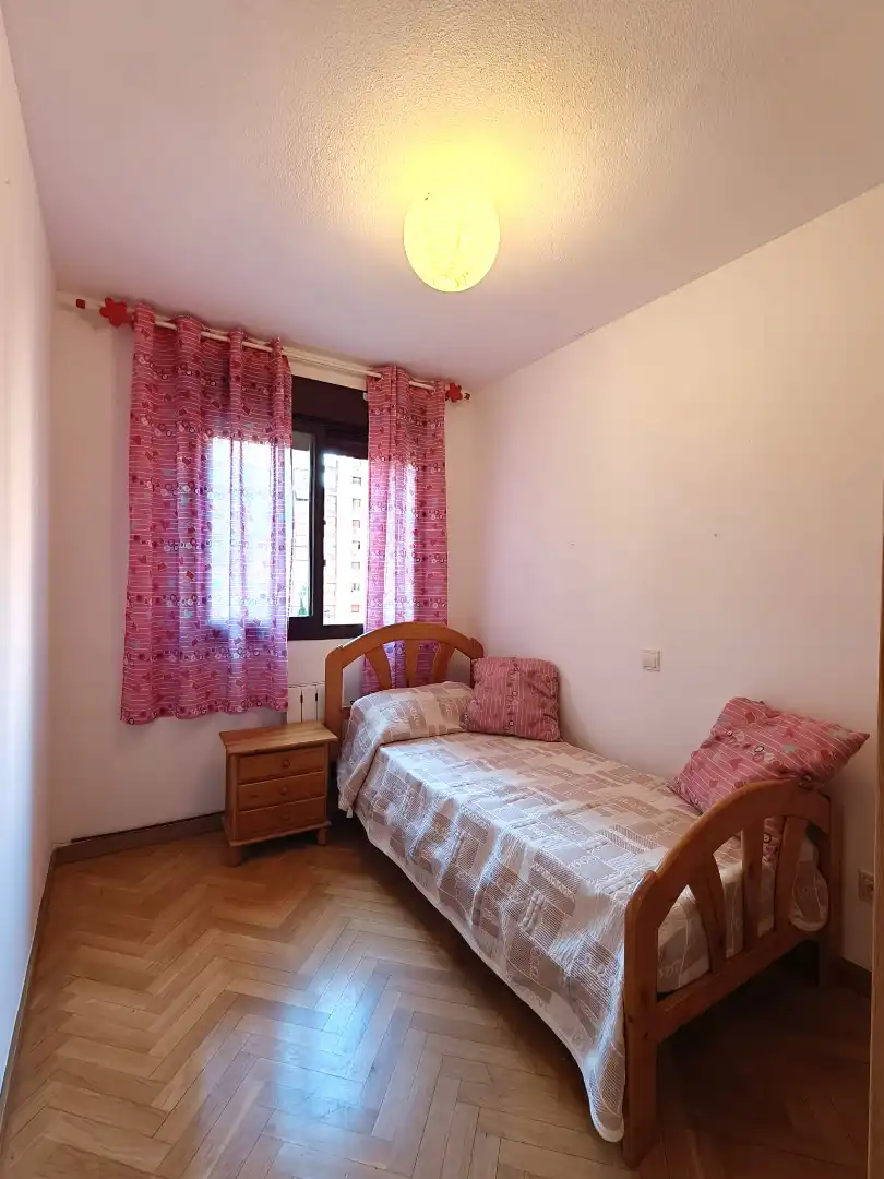 Schlafzimmer von Wohnung zum Verkauf in Madrid mit Klimaanlage, Heizung und Abstellraum