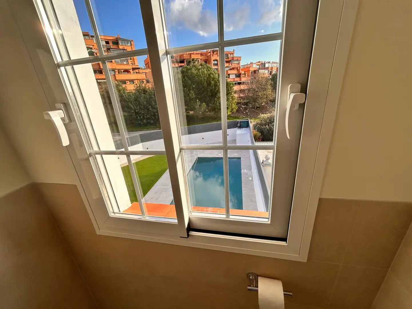 Swimming pool of Houses for sale in Marbella  with Air Conditioner, Heating and Private garden