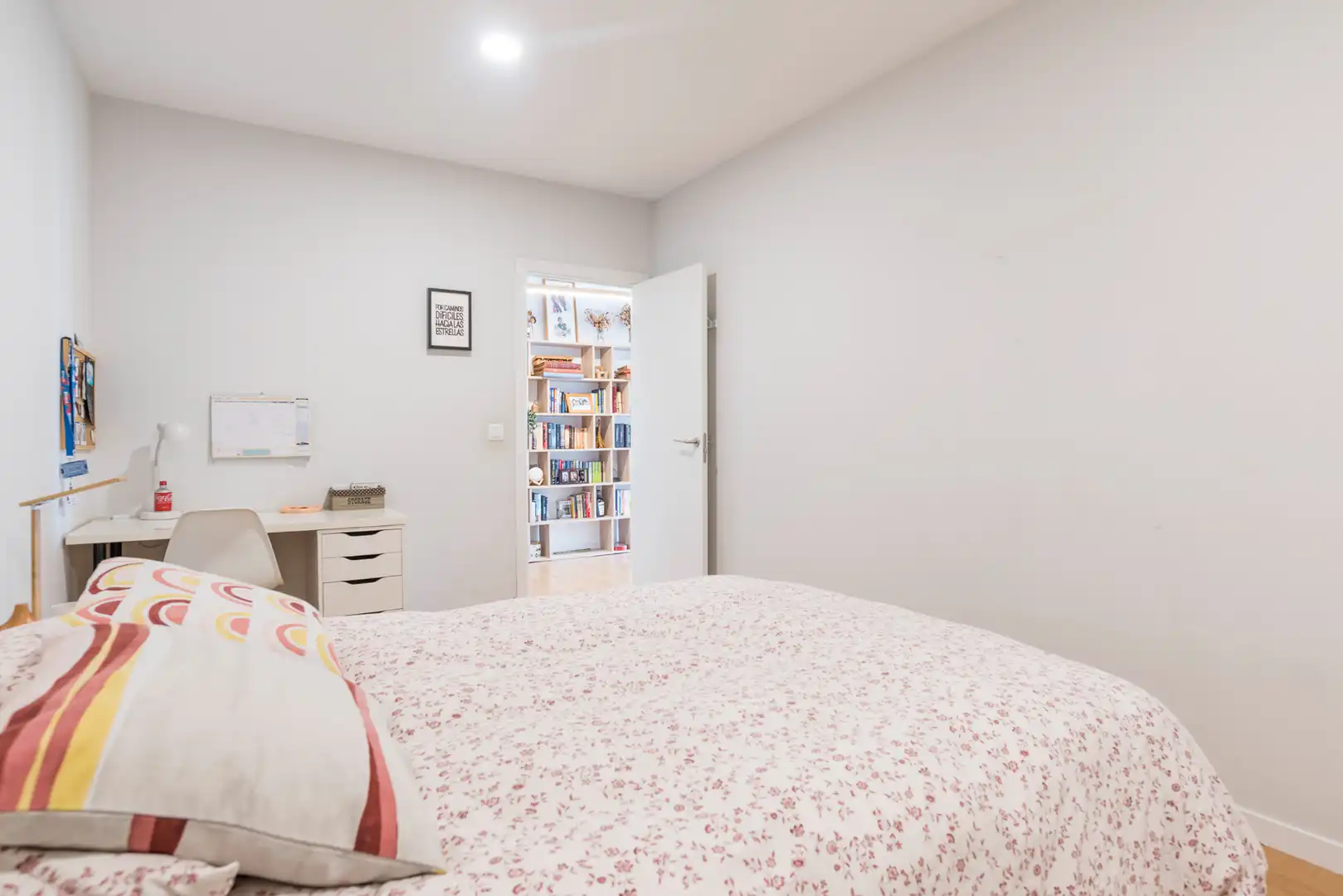Habitación de Nave industrial en venta en Madrid