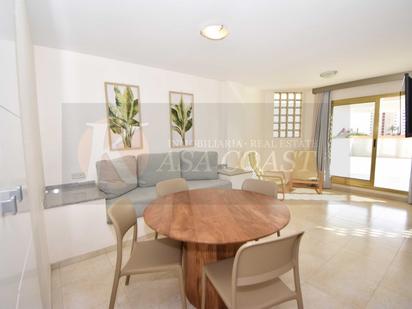 Living room of Flat for sale in Fuengirola  with Air Conditioner, Terrace and Furnished