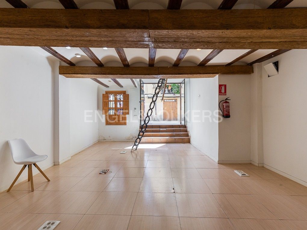 Apartment for sale in  Valencia Capital  with Air Conditioner and Heating