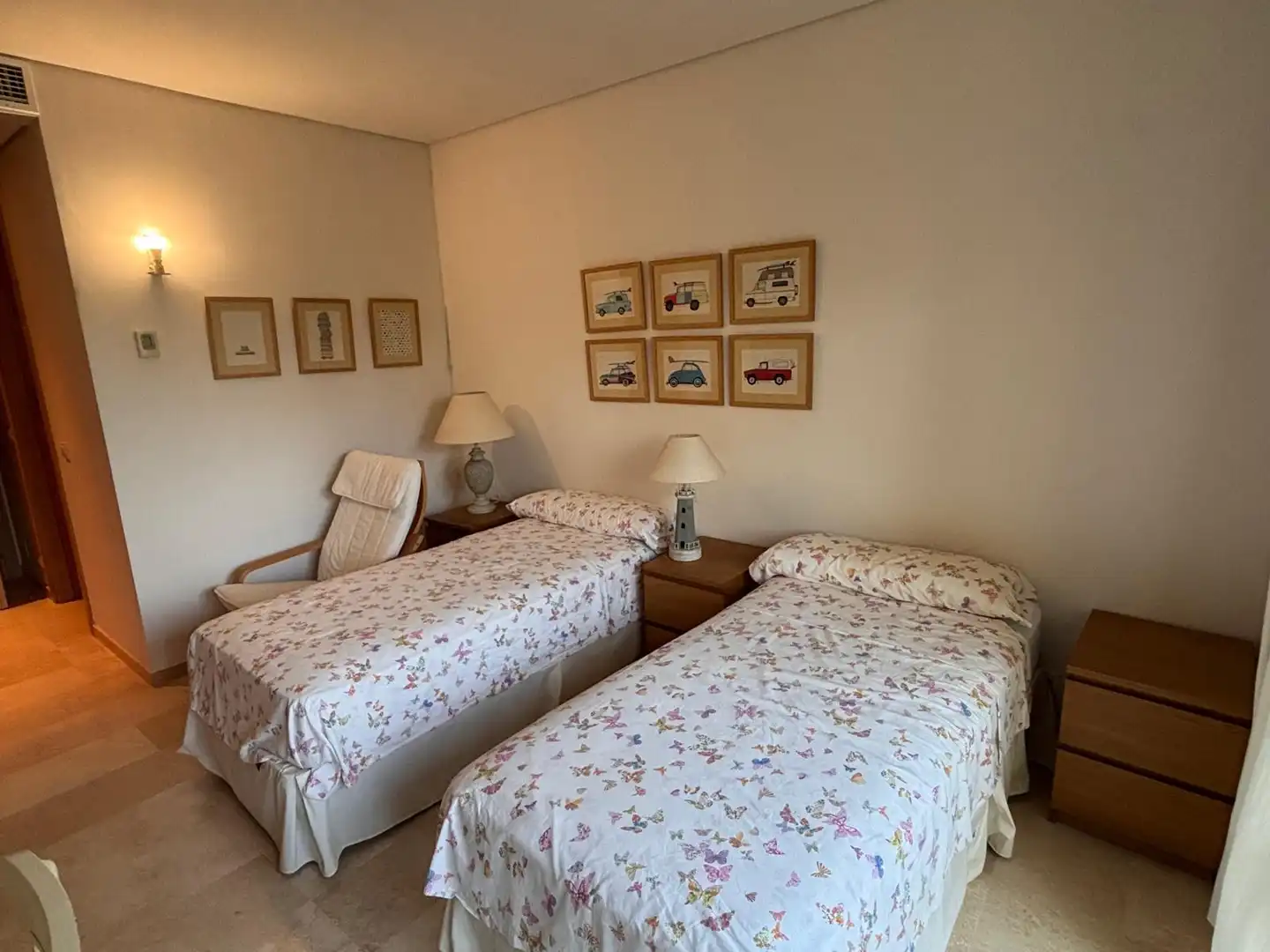 Schlafzimmer von Wohnung zum Verkauf in Sotogrande mit Klimaanlage, Heizung und Privatgarten