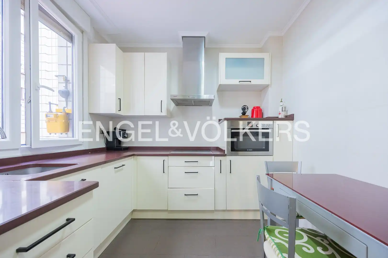 Küche von Wohnung zum Verkauf in Bilbao  mit Heizung, Parkett und Balkon