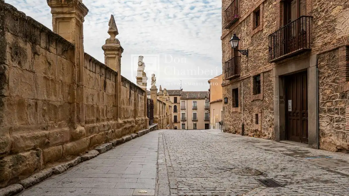 Vista exterior de Apartament de lloguer en Segovia amb Calefacció, Terrassa i Moblat