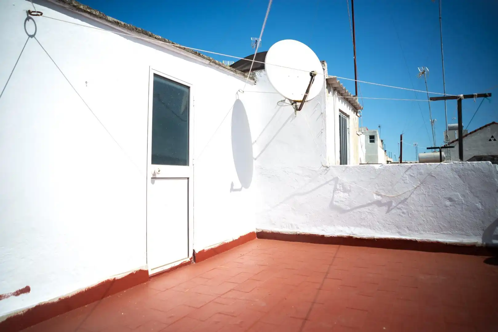 Vista exterior de Casa o xalet en venda en Camas amb Terrassa i Traster