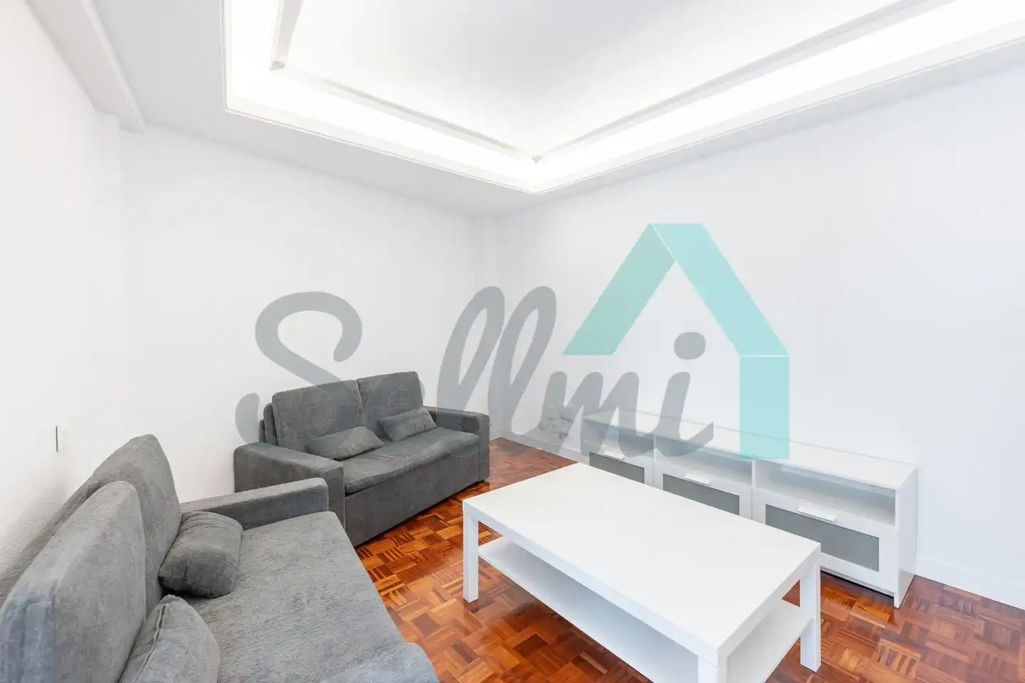 Sala de estar de Piso para compartir en Oviedo  con Calefacción, Parquet y Amueblado