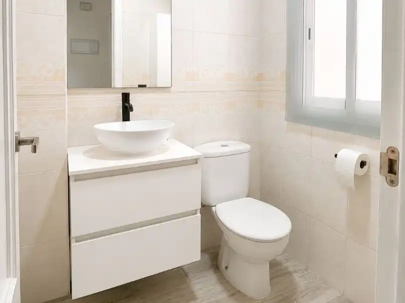 Baño de Casa adosada en venta en Almuñécar con Aire acondicionado, Terraza y Balcón