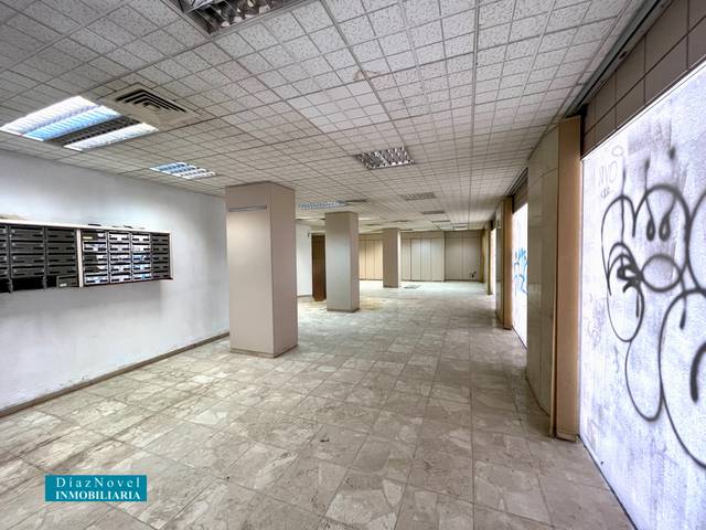 Local comercial en Alquiler en Calle Mármoles, 42 en La Trinidad