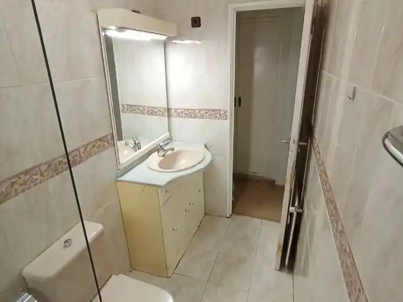 Bathroom of Flat for sale in  Madrid Capital  with Terrace