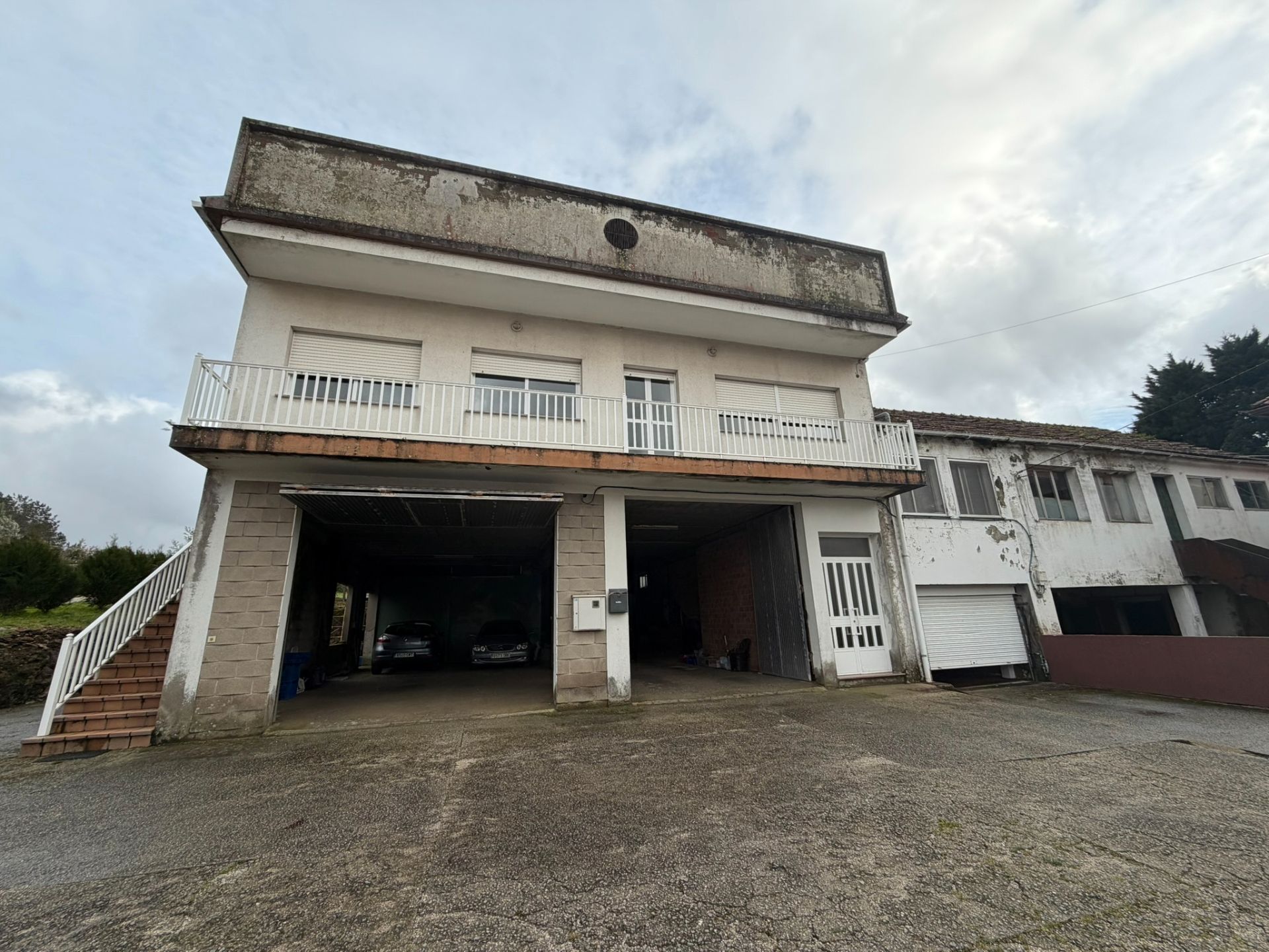 Exterior view of Industrial buildings for rent in Rianxo