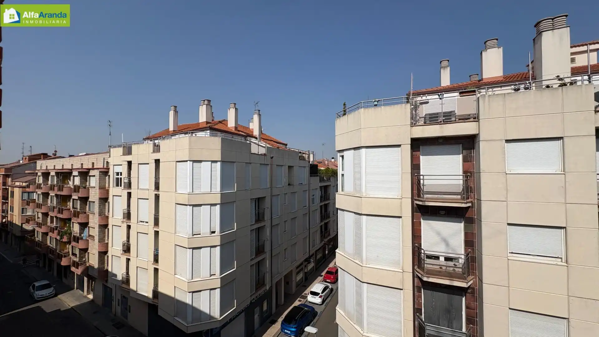 Außenansicht von Wohnung zum Verkauf in Aranda de Duero mit Heizung, Parkett und Terrasse