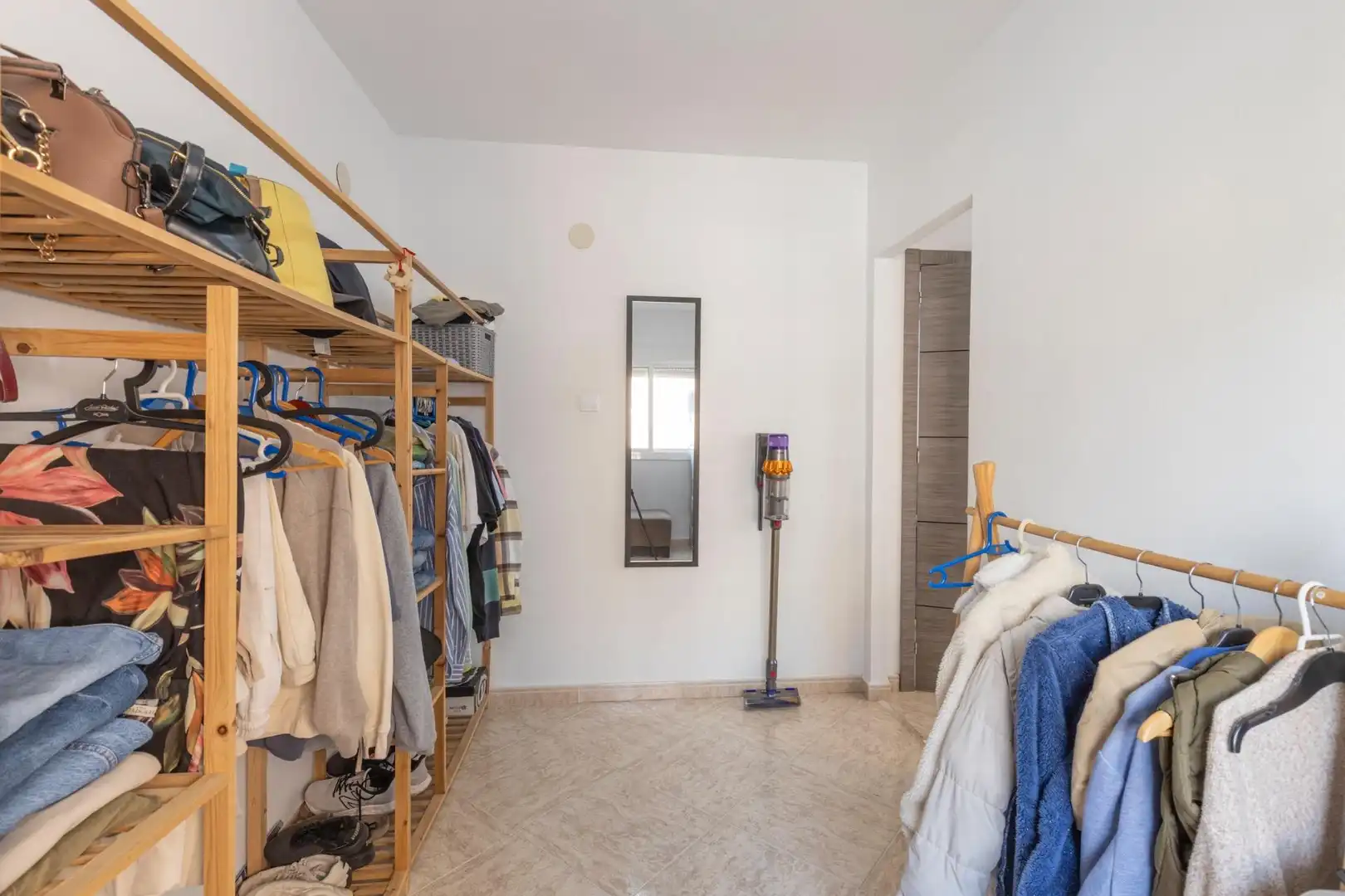 Habitación de Piso en venta en Granada con Aire acondicionado y Balcón