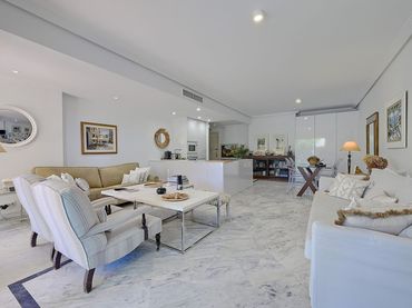 Piso con ascensor en venta en Río Real - Los Monteros