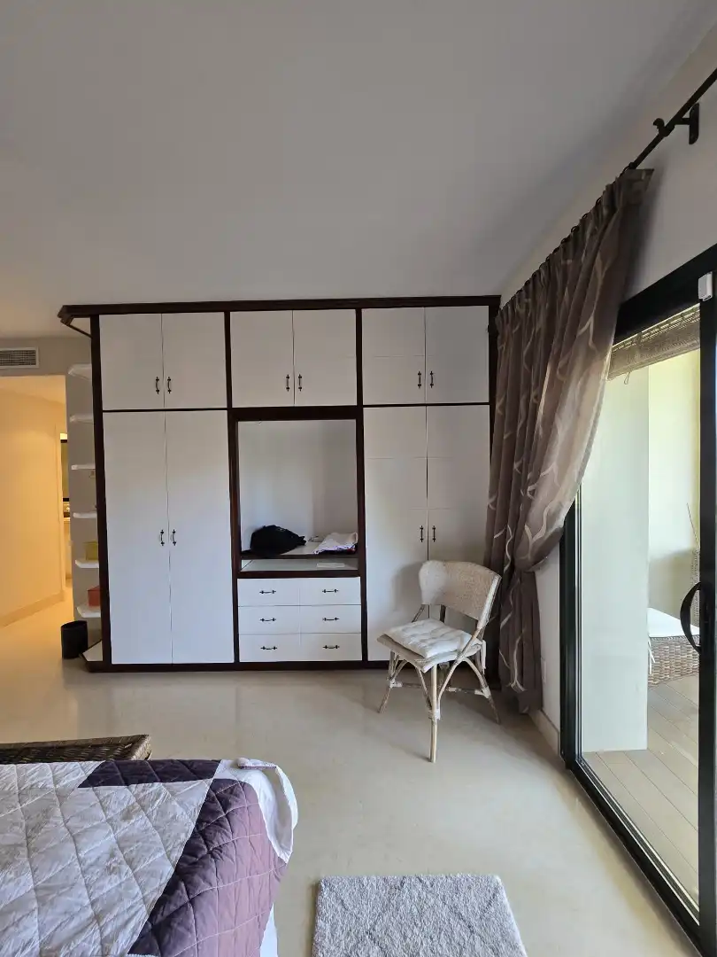 Habitación de Piso en venta en Benahavís con Aire acondicionado, Terraza y Trastero