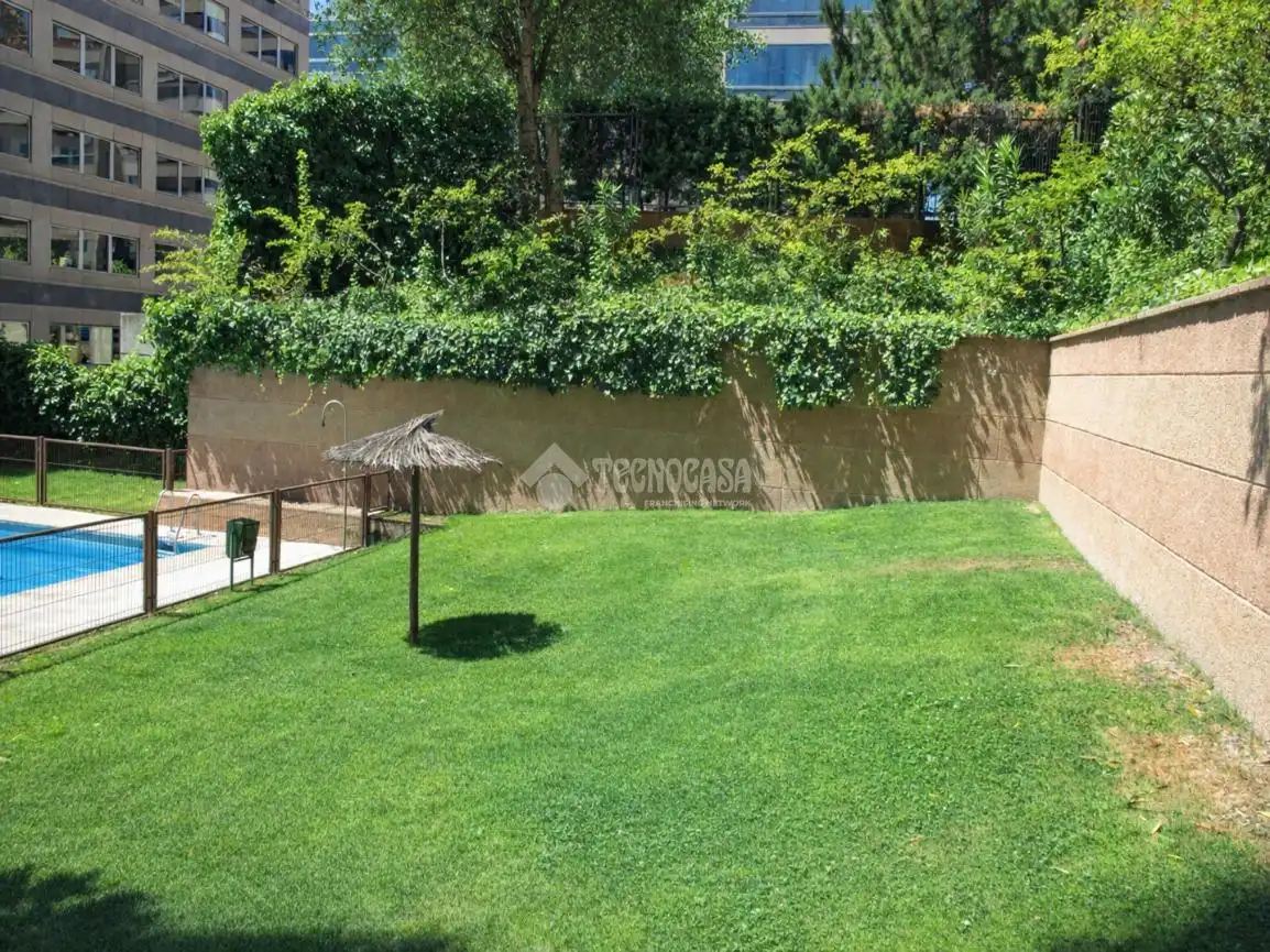 Jardín de Piso en venta en Madrid con Calefacción y Piscina comunitaria