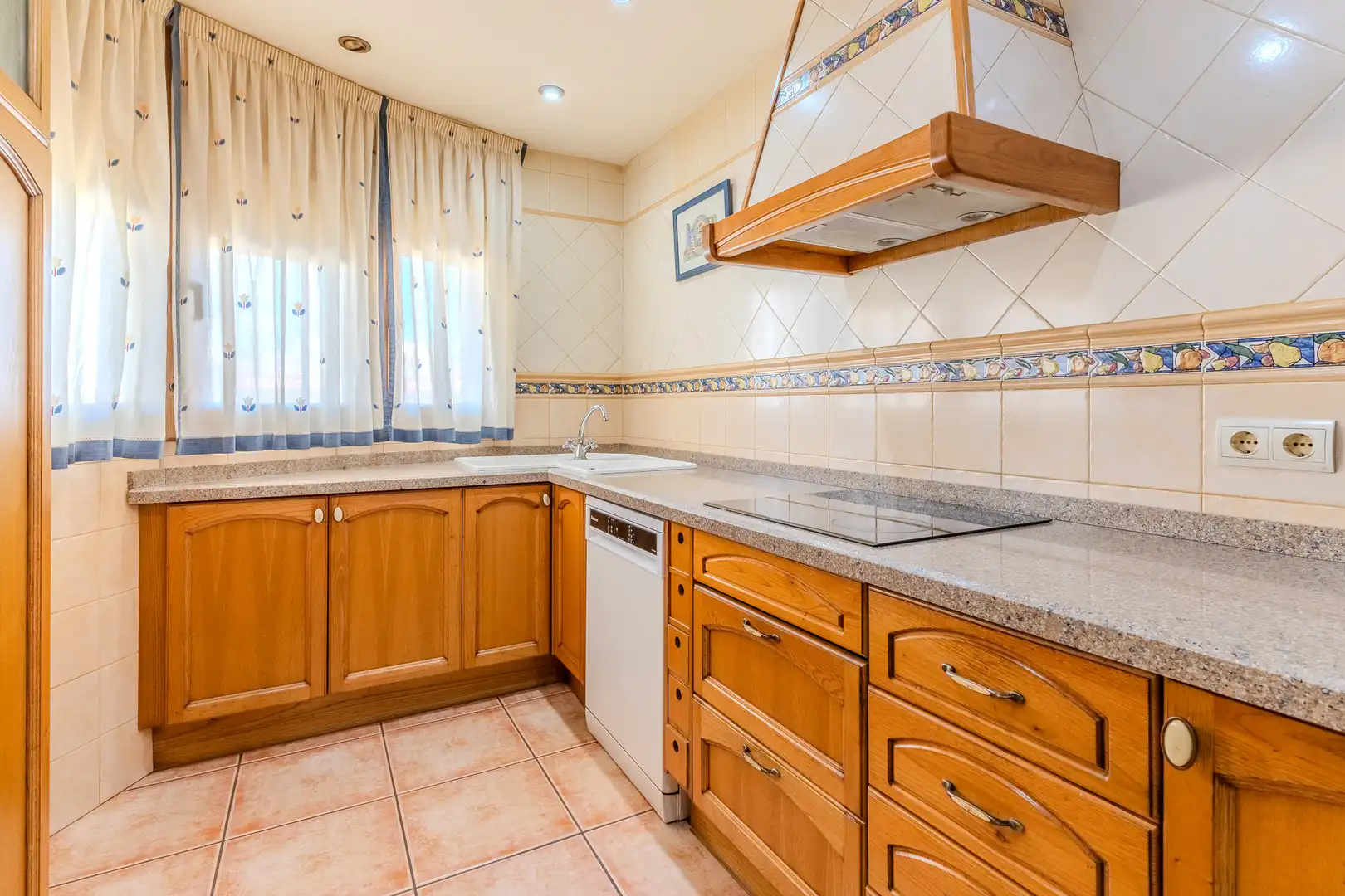 Cocina de Casa o chalet en venta en Deltebre con Calefacción, Terraza y Trastero