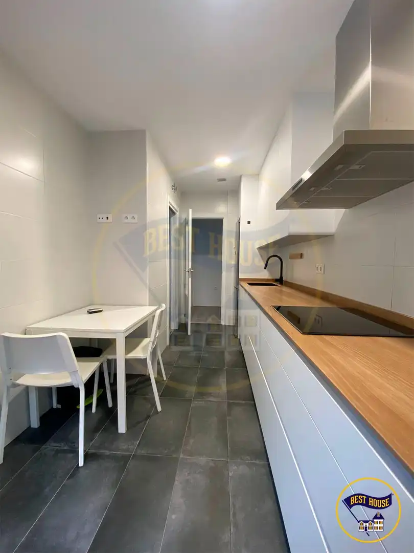 Flat for sale in Calle JOSE COBO, Centro