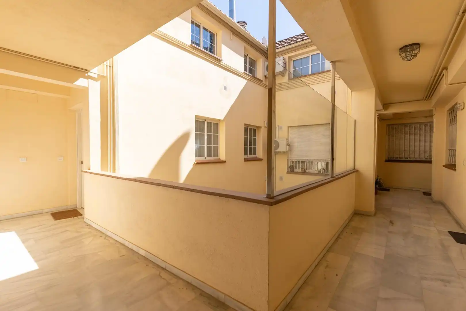 Außenansicht von Wohnung zum Verkauf in Granada mit Klimaanlage, Heizung und Terrasse