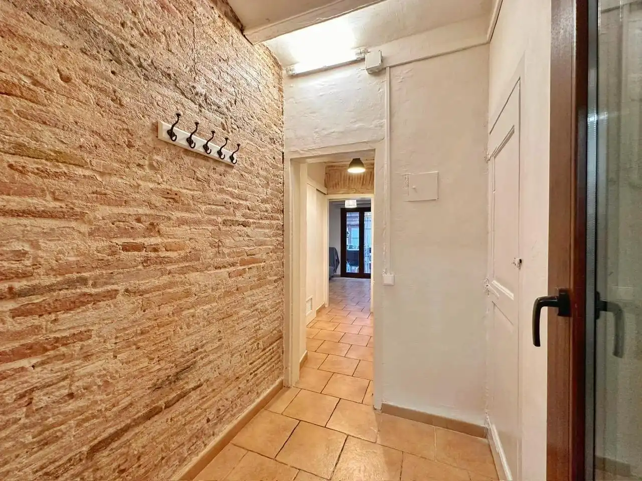 Flat for sale in Barcelona  with Air Conditioner, Heating and Furnished