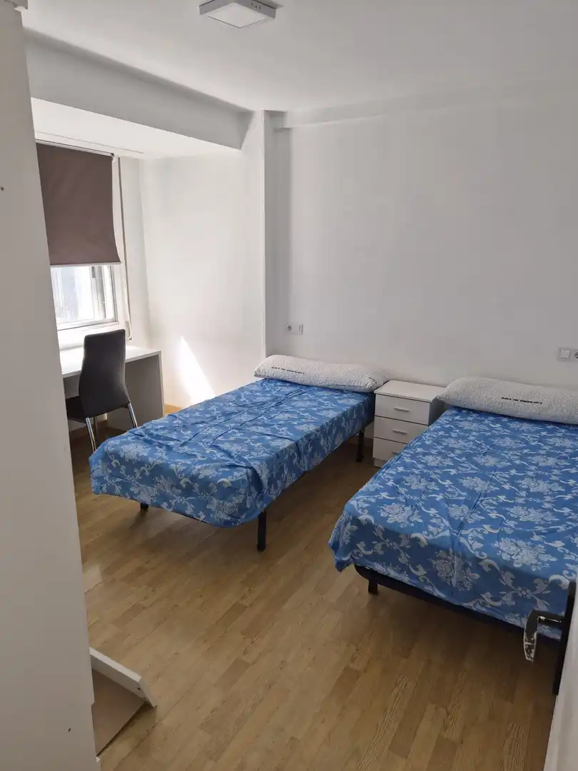 Schlafzimmer von Wohnung zur Miete in Santiago de Compostela  mit Heizung, Terrasse und Möbliert