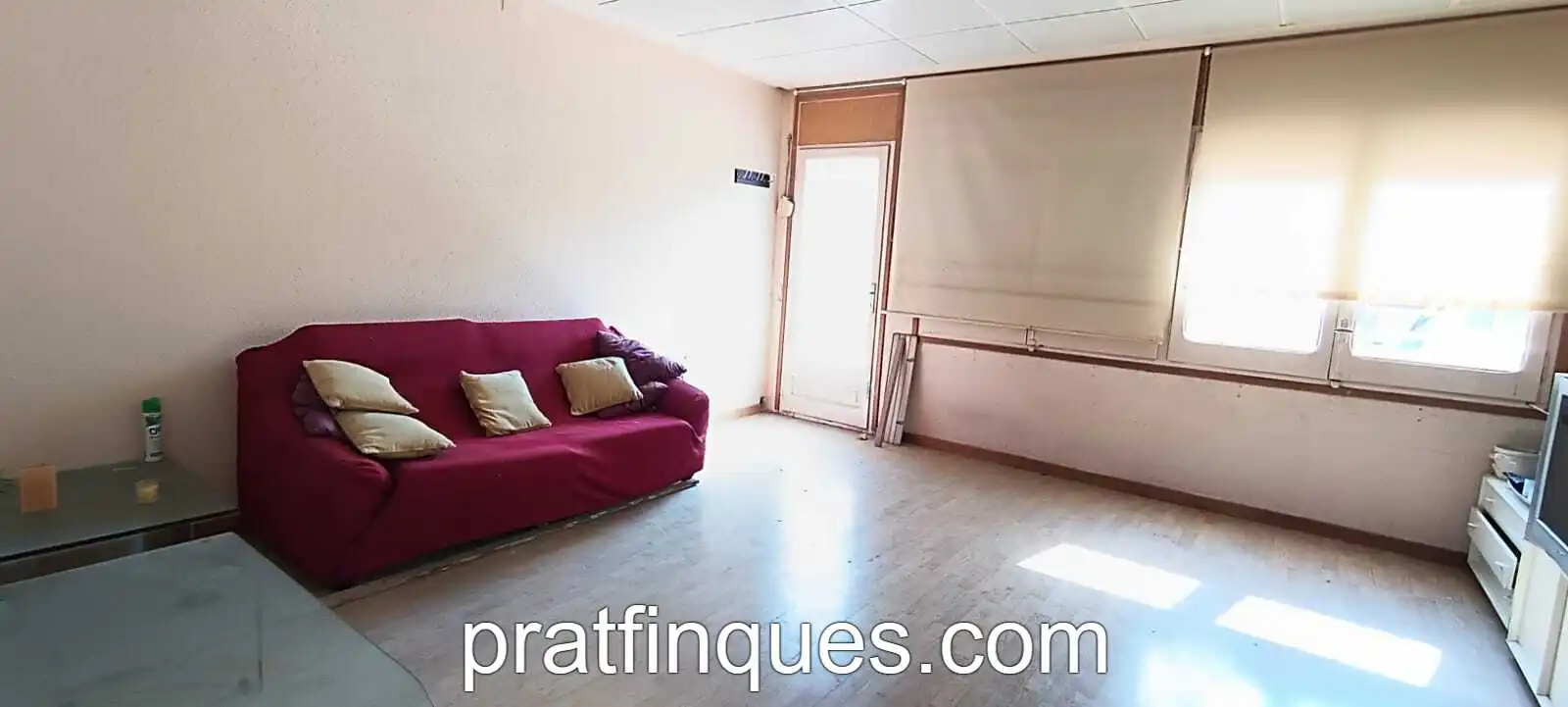 Sala d'estar de Casa adosada en venda en El Prat de Llobregat amb Aire condicionat, Calefacció i Jardí privat
