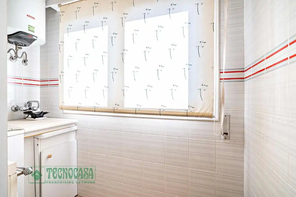 Bathroom of Flat for sale in Roquetas de Mar  with Air Conditioner, Heating and Terrace