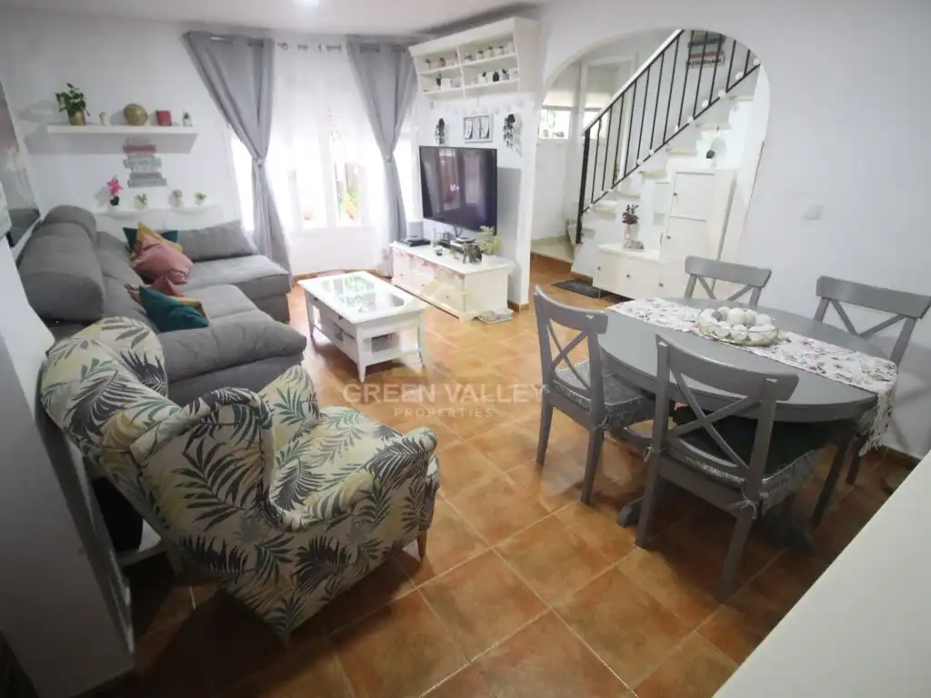 Sala d'estar de Casa adosada en venda en Algeciras