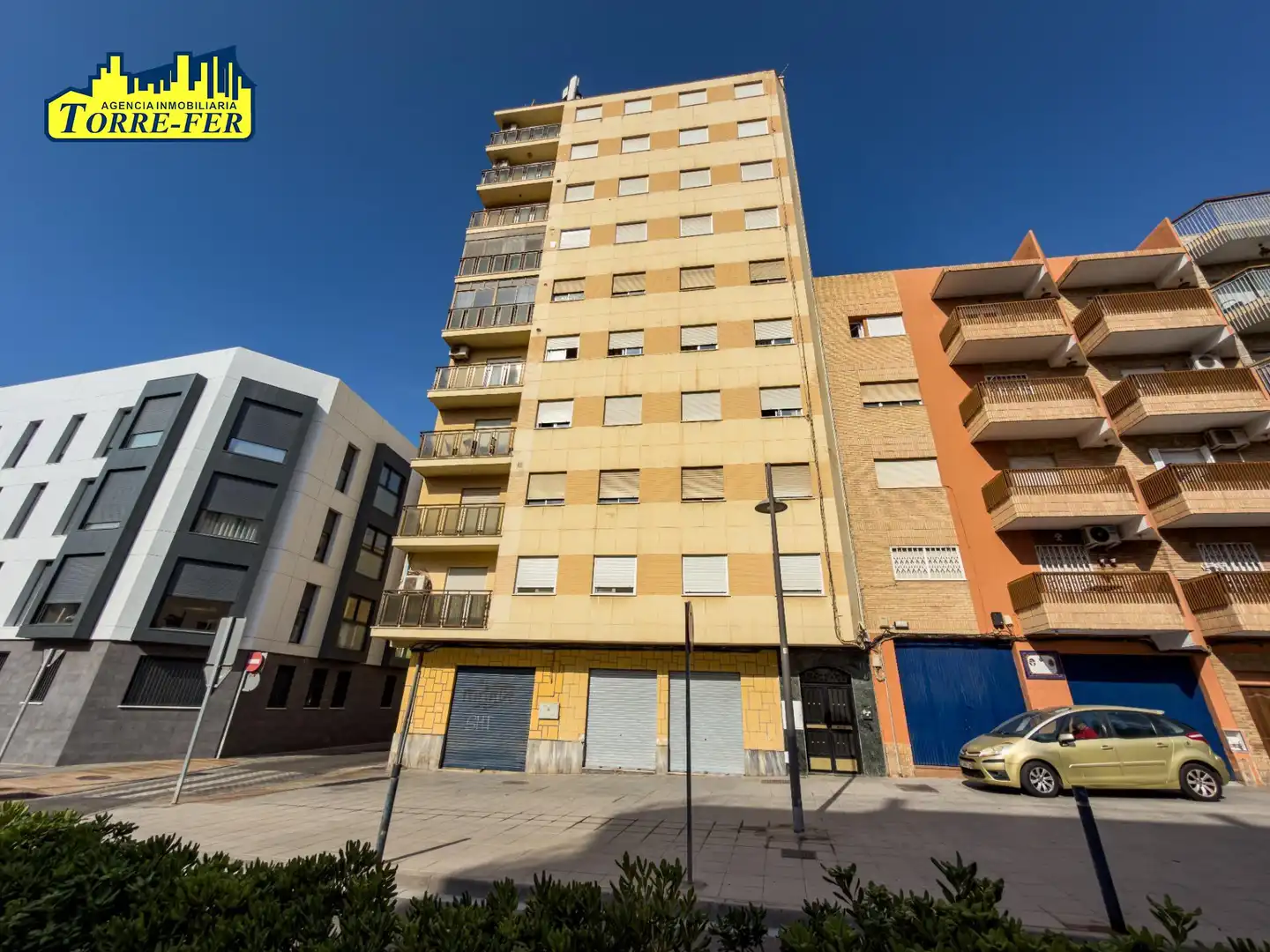 Vista exterior de Pis en venda en Almería