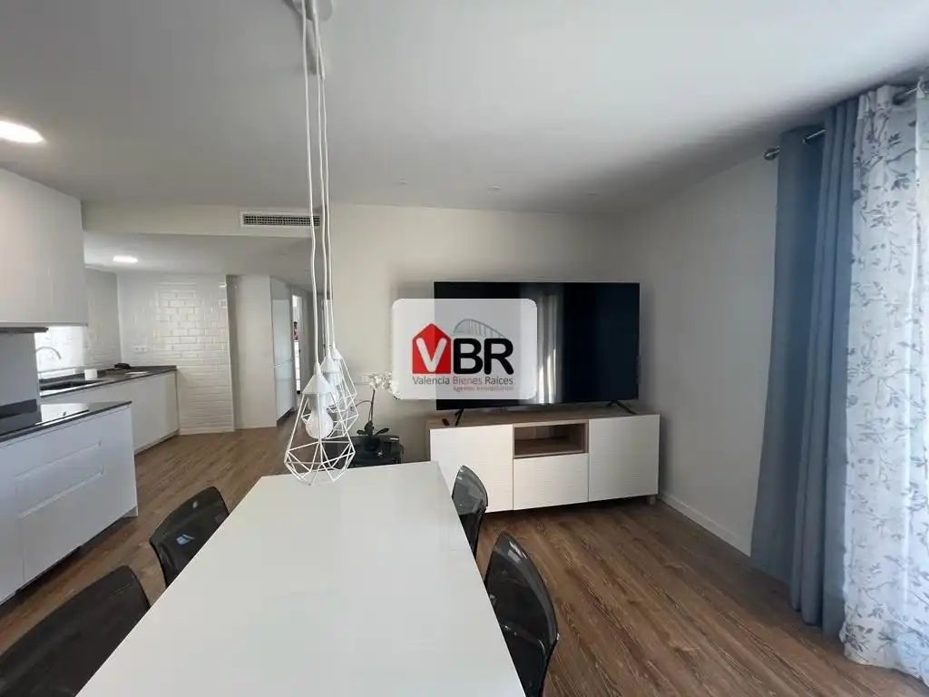 Wohnung zur Miete in Valencia mit Klimaanlage, Heizung und Terrasse