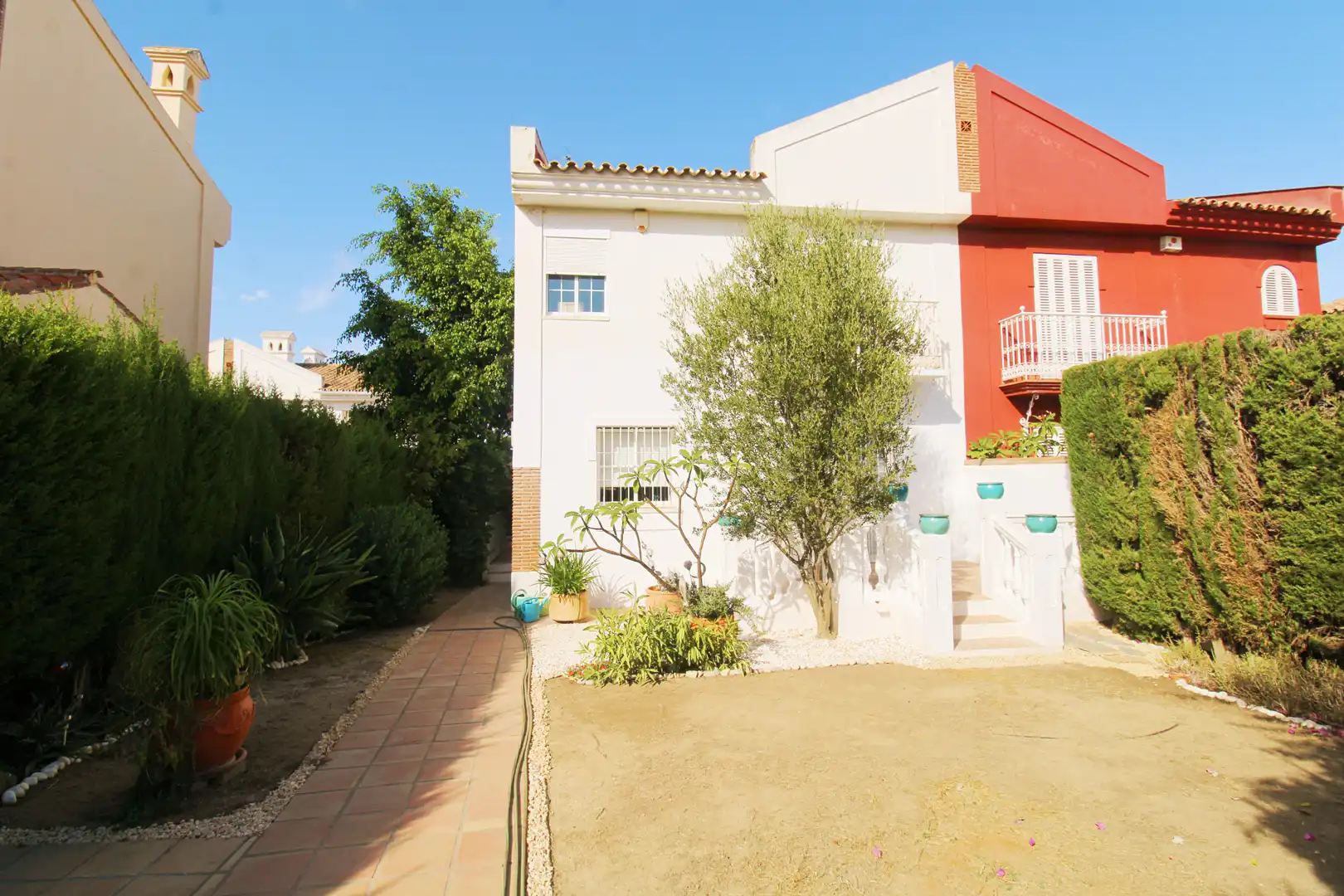 Jardí de Casa adosada en venda en Alhaurín de la Torre amb Aire condicionat, Calefacció i Jardí privat