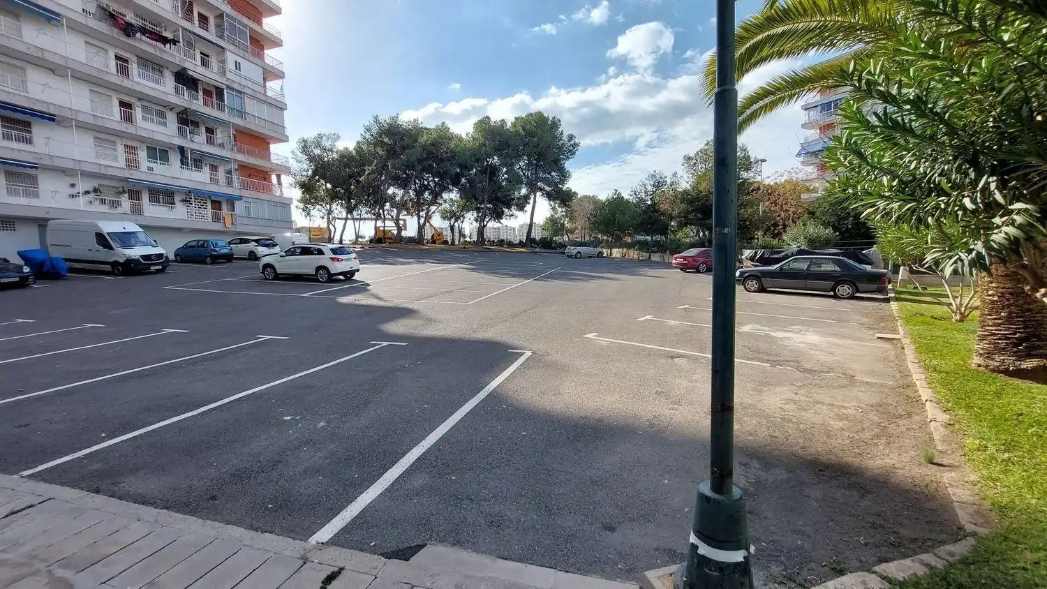 Parking de Piso en venta en Alicante / Alacant con Aire acondicionado, Calefacción y Jardín privado