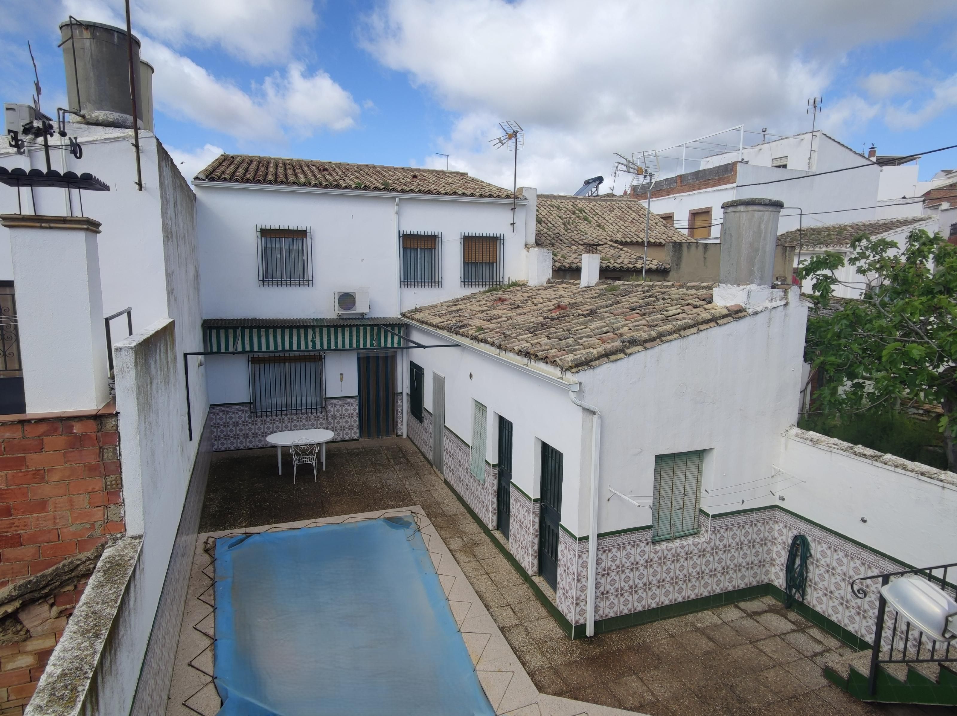Casa adosada en venda a Lahiguera
