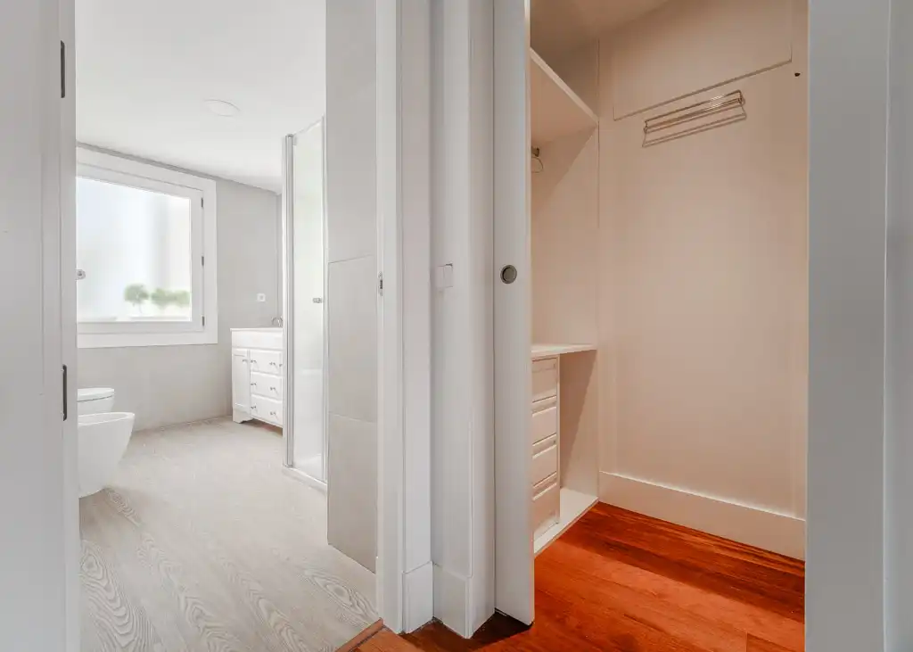 Bedroom of Flat for rent in Madrid  with Air Conditioner, Heating and Balcony