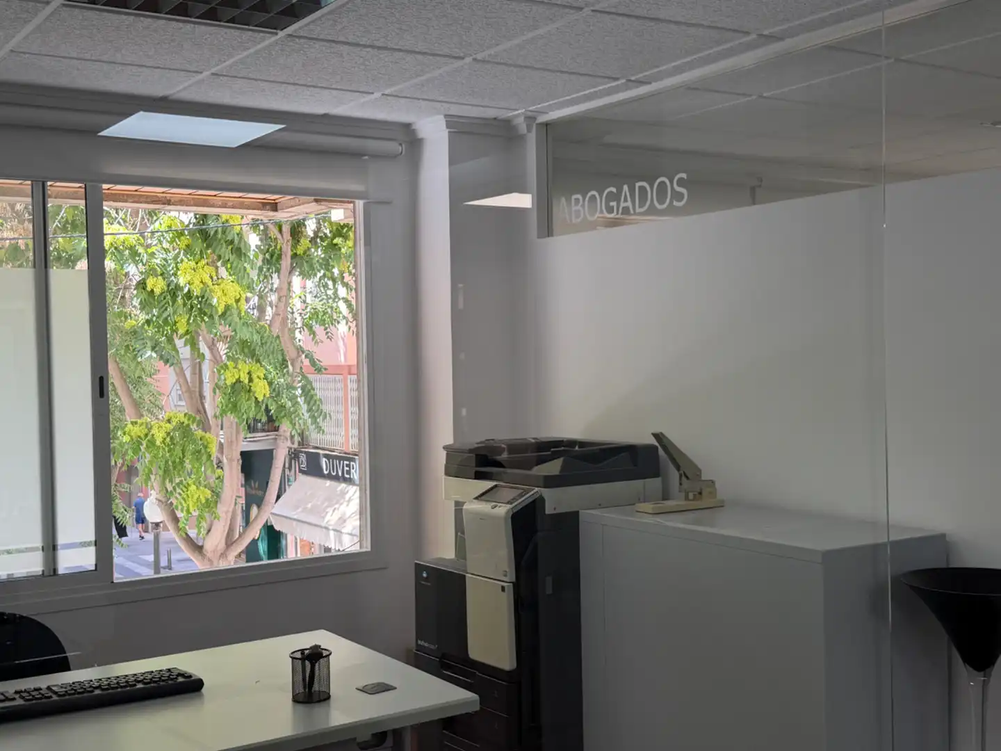 Oficina de alquiler en Elda con Aire acondicionado, Calefacción y Amueblado