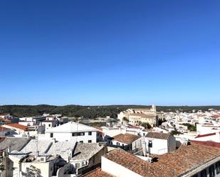 Vista exterior de Àtic en venda en Maó amb Terrassa