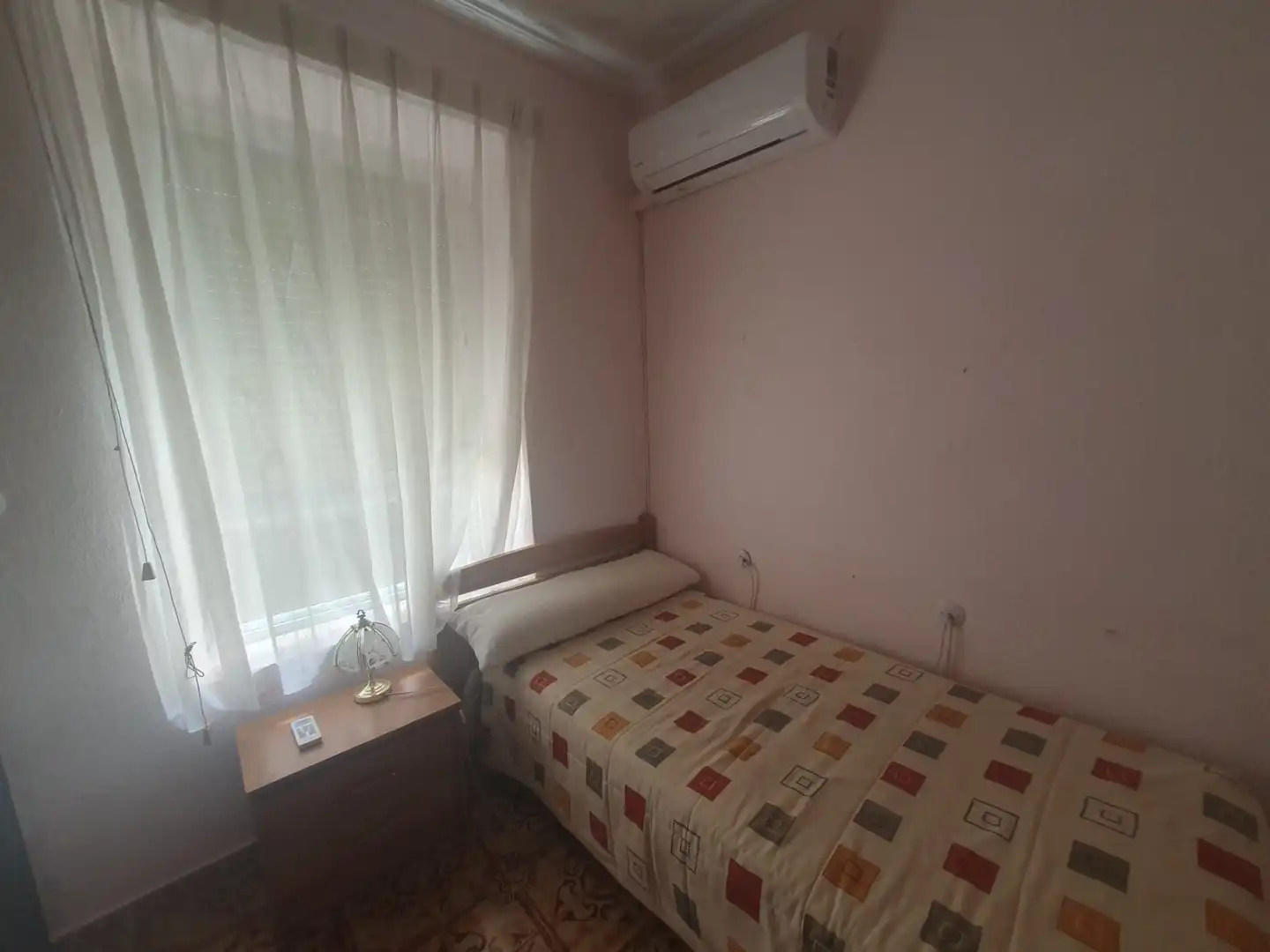 Dormitori de Casa o xalet de lloguer en Puertollano amb Aire condicionat i Moblat