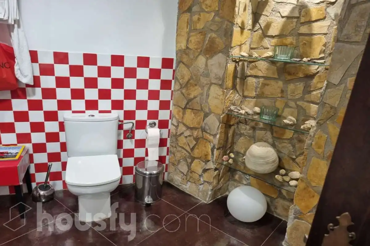 Baño de Casa o chalet en venta en Priego de Córdoba con Aire acondicionado, Calefacción y Jardín privado