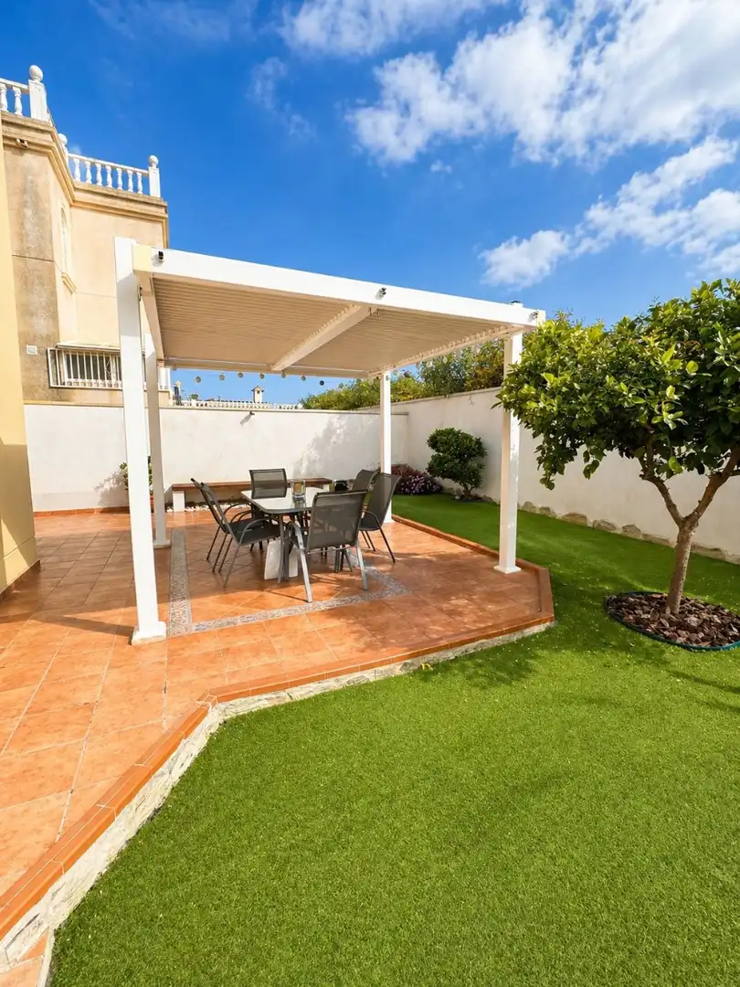 Terrassa de Casa o xalet en venda en Torrevieja