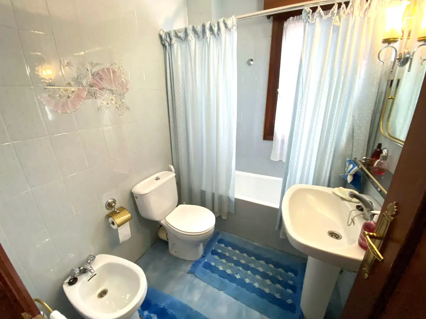 Bany de Casa o xalet en venda en Castro-Urdiales amb Calefacció, Jardí privat i Parquet