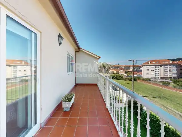 Jardí de Casa o xalet en venda en Nigrán amb Calefacció, Jardí privat i Parquet