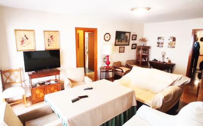 Living room of Flat for sale in  Granada Capital  with Air Conditioner, Heating and Balcony