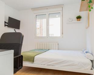 Dormitori de Apartament per a compartir en  Zaragoza Capital amb Calefacció, Moblat i Rentadora