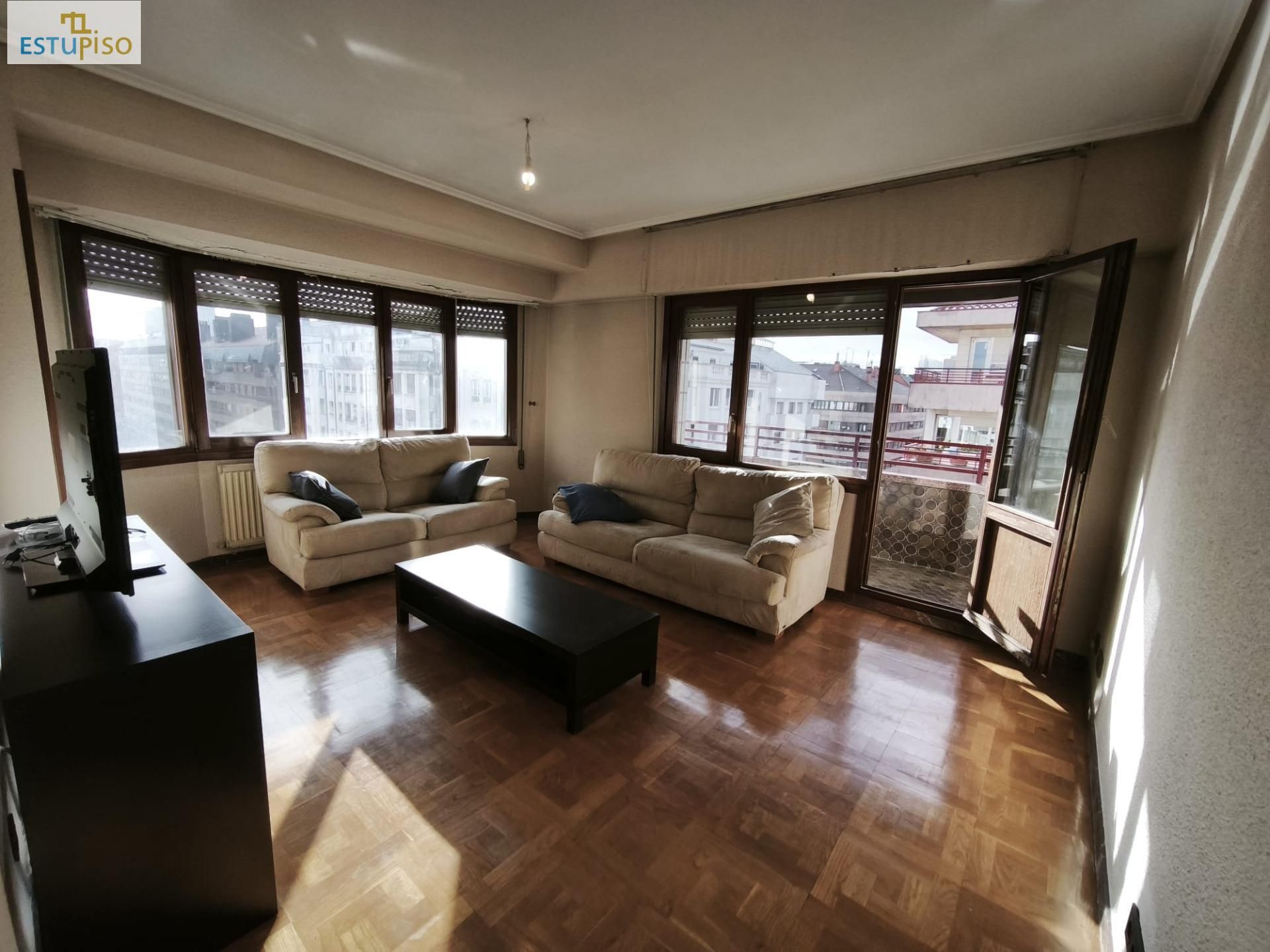 Living room of Flat for sale in Vitoria - Gasteiz  with Parquet flooring, Terrace and Storage room